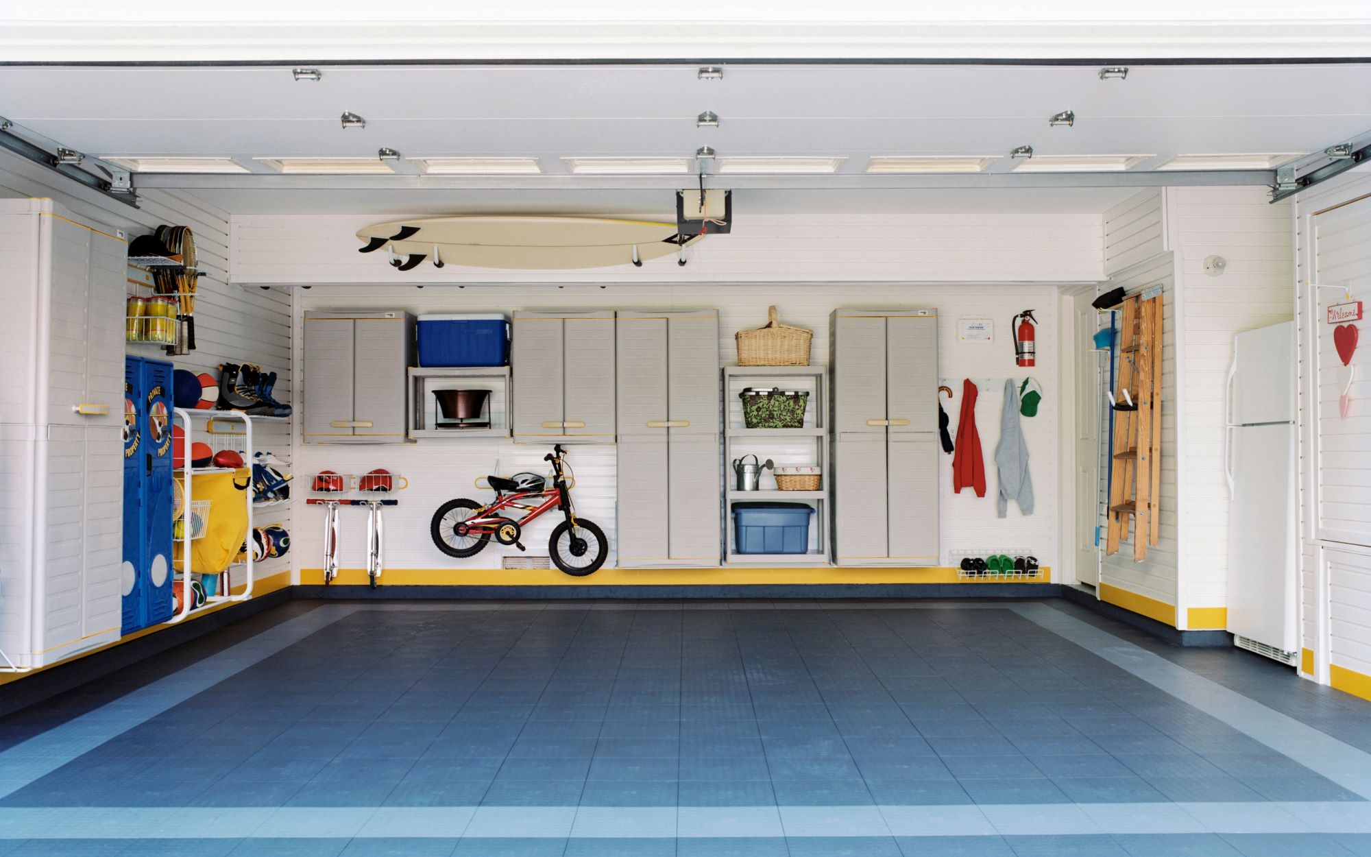 The Ultimate Garage Makeover: Epoxy vs. Polyaspartic Flooring Solutions